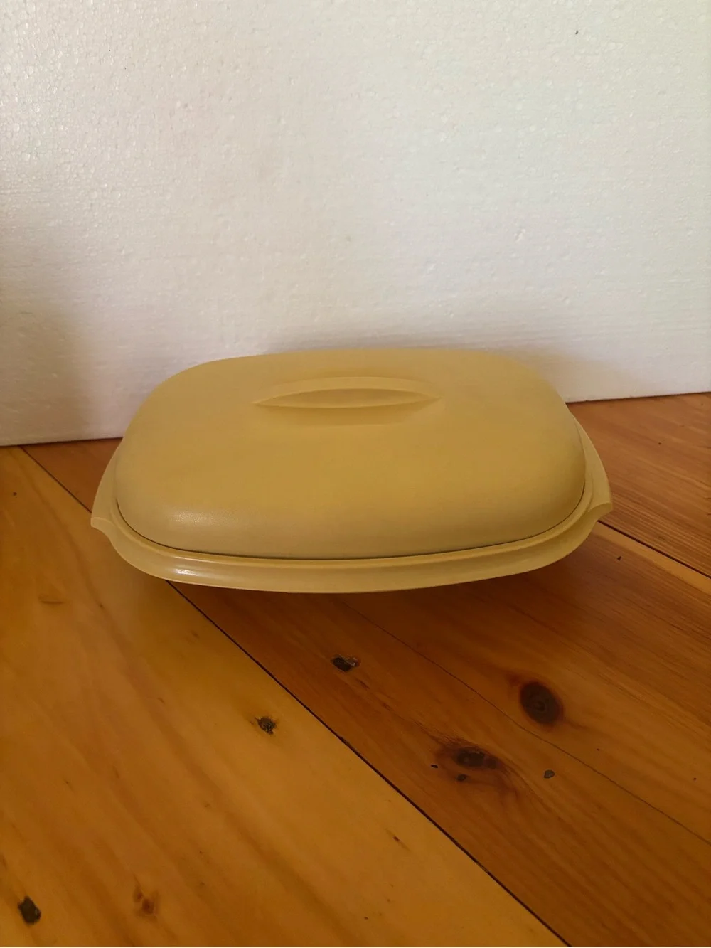 Vintage Tupperware Harvest Gold Produce Keeper Crisper